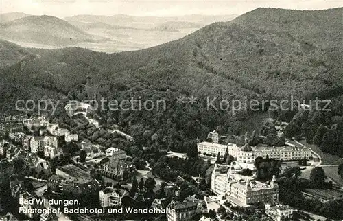 AK / Ansichtskarte Bad Wildungen Fliegeraufnahme Fuerstenhof Badehotel Wandelhalle Kat. Bad Wildungen