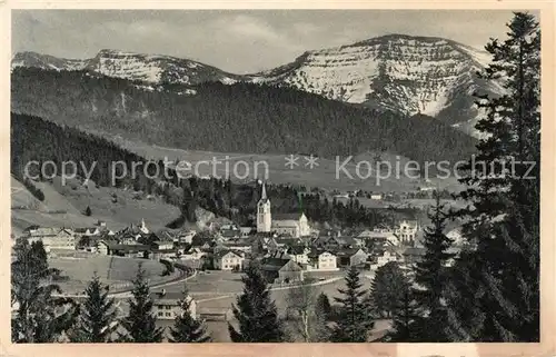 AK / Ansichtskarte Oberstaufen mit Rindalphorn und Hochgrat Allgaeuer Alpen Kat. Oberstaufen