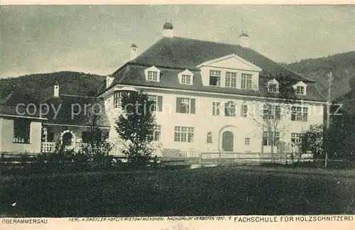 AK / Ansichtskarte Oberammergau Fachschule fuer Holzschnitzerei Kat. Oberammergau