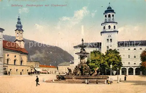 AK / Ansichtskarte Salzburg Oesterreich Residenzplatz mit Glockenspiel Kat. Salzburg