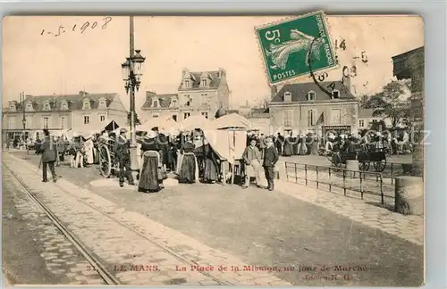 AK / Ansichtskarte Le Mans Sarthe Place de la Mission un jour de Marche Kat. Le Mans