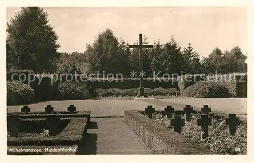 AK / Ansichtskarte Wilhelmshaven Heldenfriedhof Kreuz Kat. Wilhelmshaven