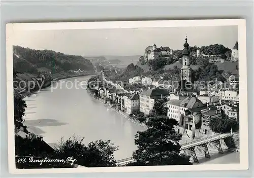 AK / Ansichtskarte Burghausen Salzach Panorama mit Schloss Kat. Burghausen