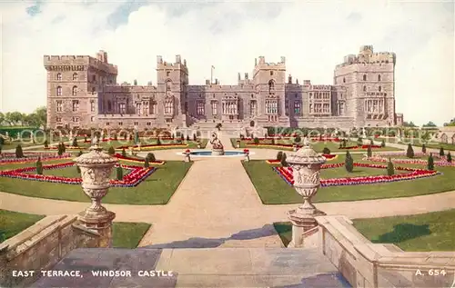 AK / Ansichtskarte Windsor Castle East Terrace Art Coulour Kuenstlerkarte Kat. City of London