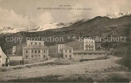 AK / Ansichtskarte Barcelonnette Des Casernes dans les Alpes Kat. Barcelonnette