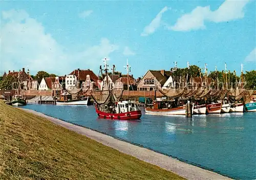 AK / Ansichtskarte Greetsiel Kutterhafen Fischkutter Kat. Krummhoern