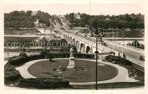 AK / Ansichtskarte Tours Indre et Loire Vue sur le grand pont de pierre Monument Kat. Tours