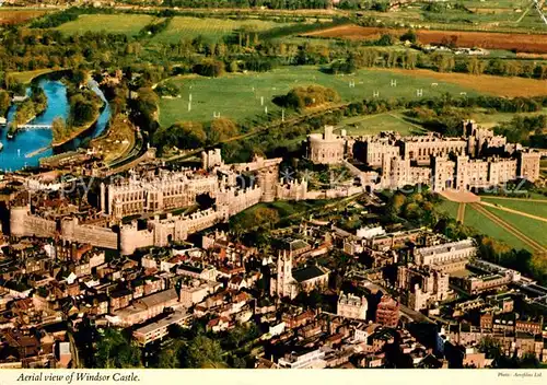 AK / Ansichtskarte Windsor Castle Fliegeraufnahme Kat. City of London