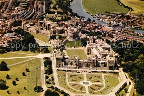 AK / Ansichtskarte London Windsor Castle Round Tower Lower Ward St Georges Chapel Fliegeraufnahme Kat. City of London