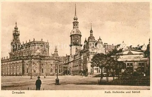 AK / Ansichtskarte Dresden Katholische Hofkirche Schloss Kat. Dresden Elbe