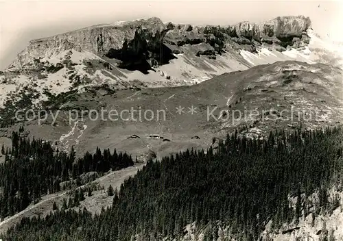 AK / Ansichtskarte Kleinwalsertal Ifenhuette mit Hoch Ifen Kat. Oesterreich