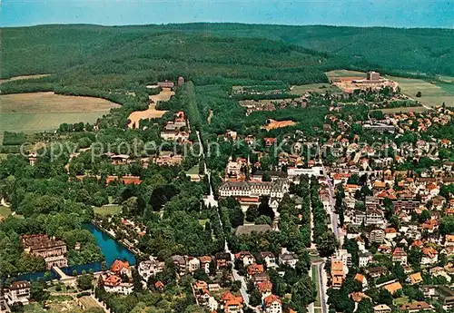 AK / Ansichtskarte Bad Pyrmont Fliegeraufnahme mit Schloss Kurpark Sanatorium DAK Kurcenter Kat. Bad Pyrmont