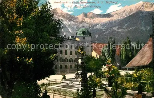 AK / Ansichtskarte Innsbruck Leopoldsbrunnen mit Frau Hitt Gebirge Kat. Innsbruck