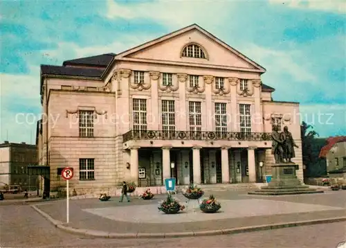 AK / Ansichtskarte Weimar Thueringen Nationaltheater Denkmal Statue Kat. Weimar