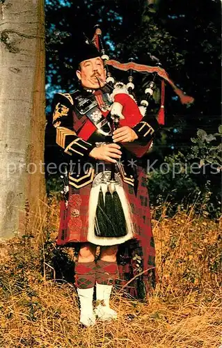 AK / Ansichtskarte Dudelsack Pipe Major Royal Highland Fusiliers  Kat. Musik