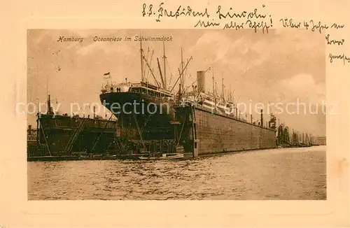 AK / Ansichtskarte Hamburg Ozeanriese im Schwimmdock Kat. Hamburg