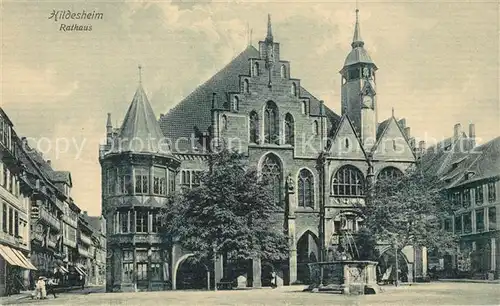 AK / Ansichtskarte Hildesheim Rathaus Brunnen Kat. Hildesheim