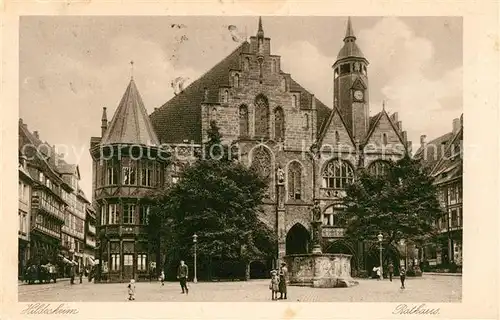 AK / Ansichtskarte Hildesheim Rathaus Brunnen Altstadt Kat. Hildesheim