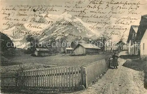 AK / Ansichtskarte Saint Nicolas de Veroce Dorfpartie mit Mont Blanc