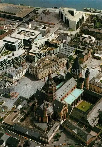 AK / Ansichtskarte Mainz Rhein Fliegeraufnahme Dom Markt Brand Gutenberg Museum Rathaus