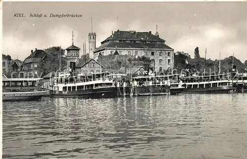 AK / Ansichtskarte Kiel Schloss und Dampferbruecken Kat. Kiel