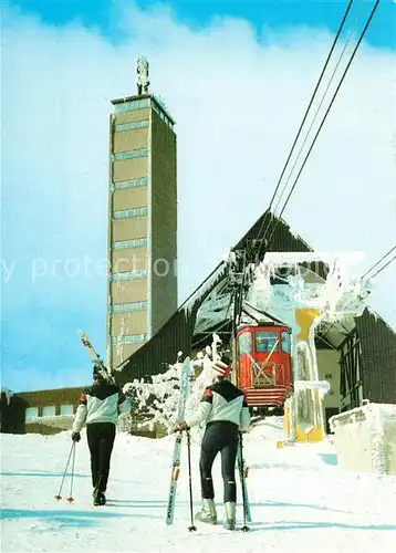 AK / Ansichtskarte Seilbahn Fichtelberg Oberwiesenthal Aussichtsturm Bergstation Skifahren Kat. Bahnen