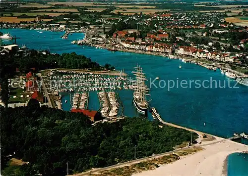 AK / Ansichtskarte Travemuende Ostseebad Fliegeraufnahme Kat. Luebeck