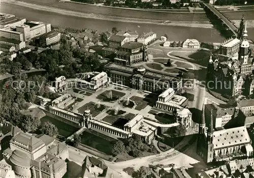 AK / Ansichtskarte Dresden Fliegeraufnahme Zwinger und Theaterplatz Kat. Dresden Elbe