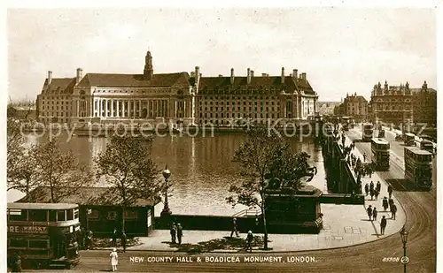 AK / Ansichtskarte London New County Hall Boadicea Monument Kat. City of London