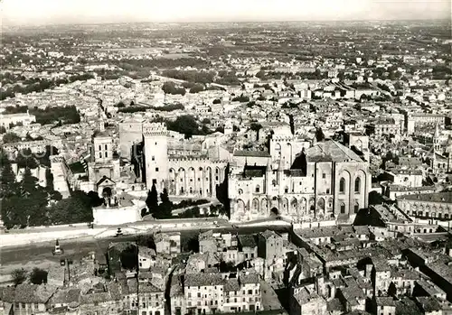 AK / Ansichtskarte Avignon Vaucluse Fliegeraufnahme Palais des Papes Kat. Avignon