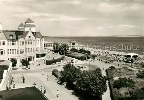 AK / Ansichtskarte Binz Ruegen Promenade am Strand Kat. Binz