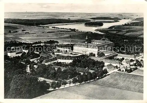 AK / Ansichtskarte Wermsdorf Schloss Hubertusburg Horstsee Kat. Wermsdorf