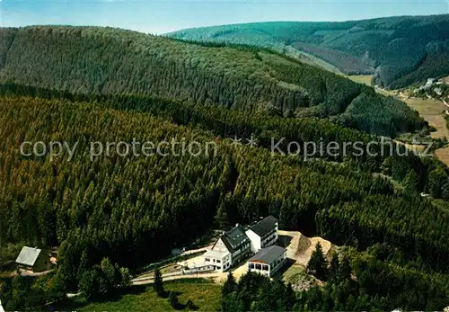 AK / Ansichtskarte Willingen Sauerland Wald Hotel Fliegeraufnahme Kat. Willingen (Upland)