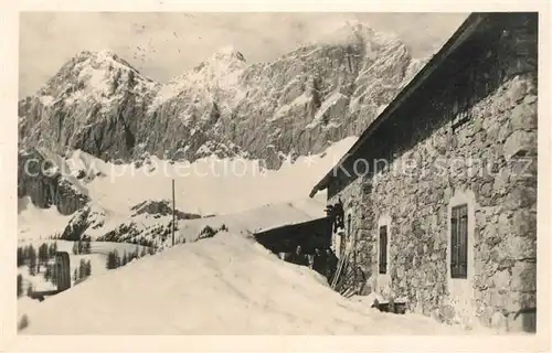 AK / Ansichtskarte Austriahuette Berghuette mit Dachstein Suedwand Dachsteingebirge Kat. Ramsau Dachstein