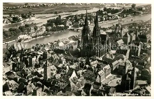 AK / Ansichtskarte Regensburg Dom Fliegeraufnahme Kat. Regensburg