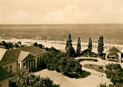 AK / Ansichtskarte Heringsdorf Ostseebad Usedom Strand und Kurhaus Kat. Heringsdorf