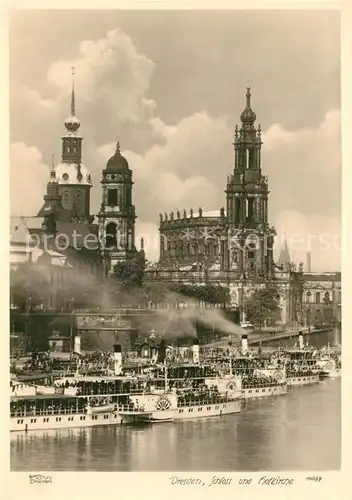 AK / Ansichtskarte Foto Hahn Nr. 10699 Dresden Schloss Hofkirche Seitenraddampfer Laubegast Kat. Fotografie