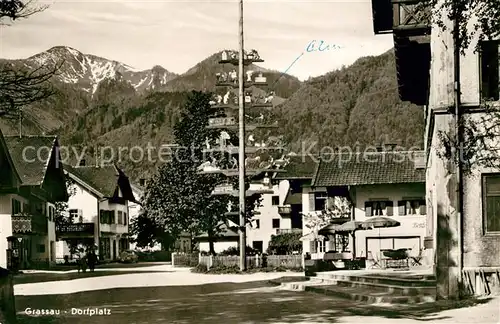 AK / Ansichtskarte Grassau Chiemgau Dorfplatz Kat. Grassau