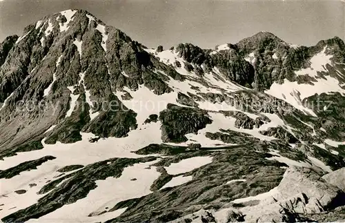 AK / Ansichtskarte Goeppingerhuette Hochlichtspitze Braunarlspitze Gebirgspanorama Alpen Kat. Lech Vorarlberg