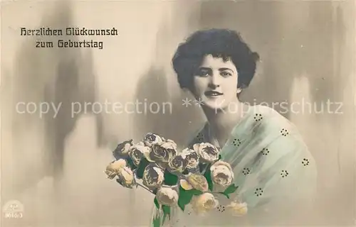 AK / Ansichtskarte Foto RKL Paris Nr. 8616 3 Geburtstag Frau Rosen Kat. Fotografie