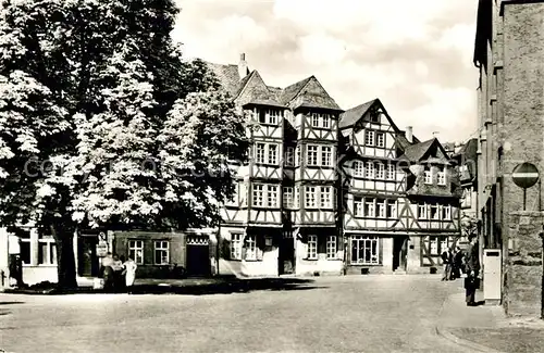 AK / Ansichtskarte Wetzlar Jerusalemhaus Schillerplatz Alter Baum Fachwerkhaeuser Altstadt Kat. Wetzlar