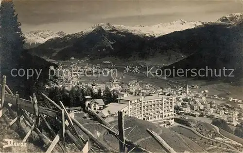 AK / Ansichtskarte Davos GR Gesamtansicht mit Alpenpanorama Kat. Davos