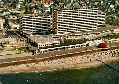 AK / Ansichtskarte Westerland Sylt Fliegeraufnahme Kurzentrum Strand Kat. Westerland