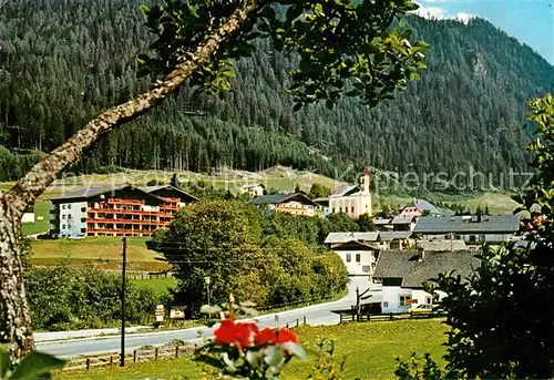 AK / Ansichtskarte Flachau Kirche Panorama Kat. Flachau