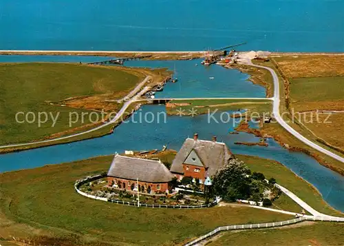 AK / Ansichtskarte Hallig Hooge Kirchwarft Fliegeraufnahme Kat. Hooge