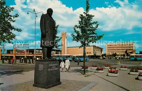 AK / Ansichtskarte Eindhoven Netherlands Standbeeld Philips Station Kat. Eindhoven