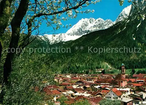 AK / Ansichtskarte Mittenwald Karwendel Tirol Panorama Kirche Kat. Schwaz
