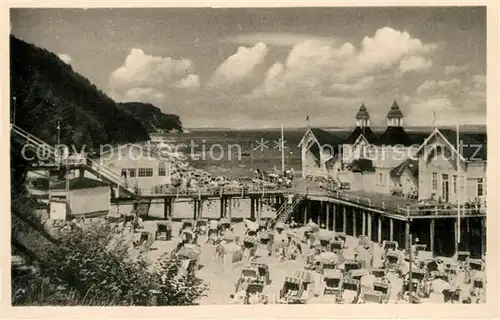 AK / Ansichtskarte Sellin Ruegen Seebruecke Strand Kat. Sellin Ostseebad