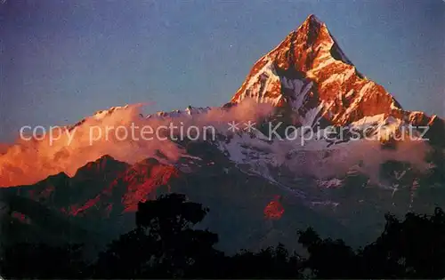 AK / Ansichtskarte Pokhara Peak of Machhapuchhare Gebirgspanorama Himalaya Kat. Nepal