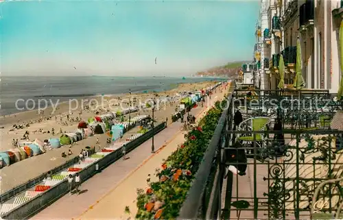 AK / Ansichtskarte Cabourg La Digue et la plage vues du Grand Hotel Kat. Cabourg